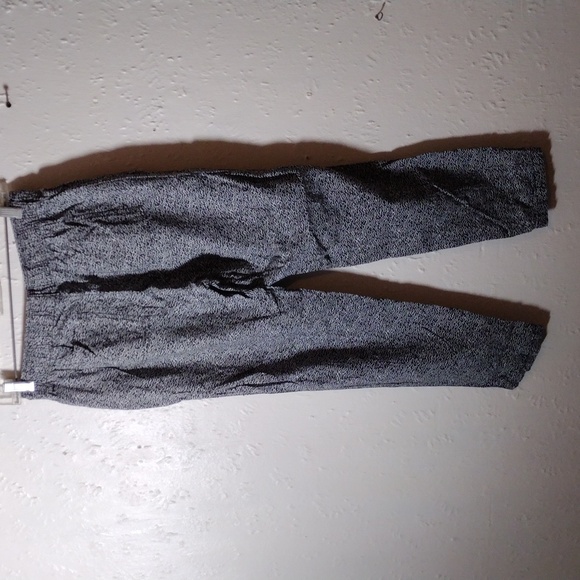 Old Navy,Women's,Size XS, Black and White Pajama Bottoms - Picture 8 of 8